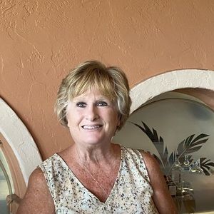 Meet your Posher, Lori